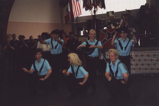 2002_01_Pflichttanz.jpg